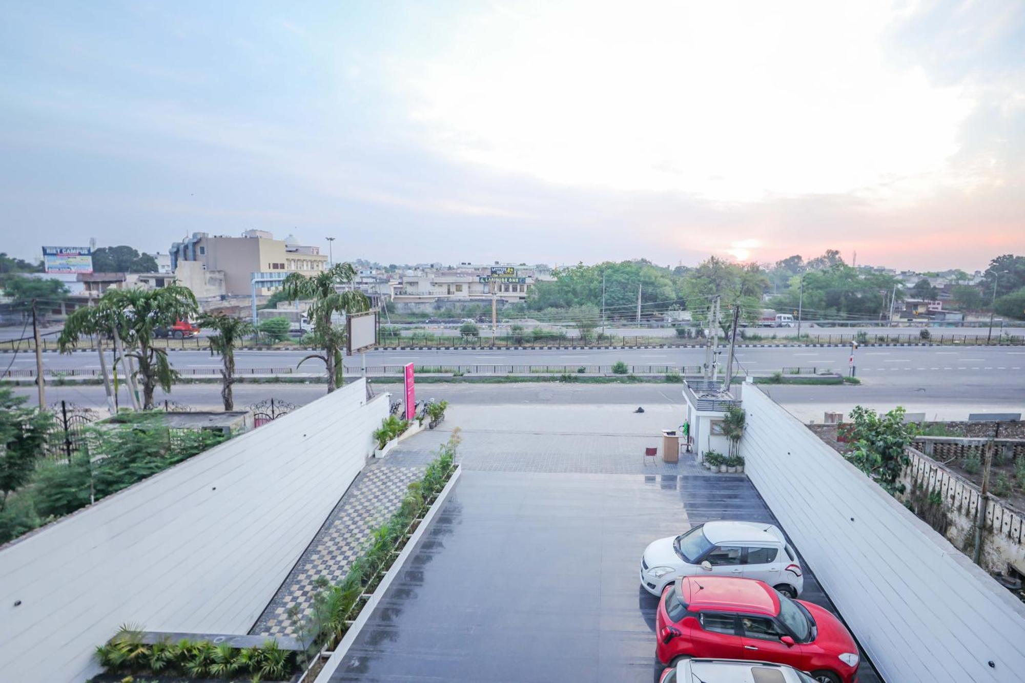 Regenta Place Phagwara By Royal Orchid Hotels Limited Екстериор снимка